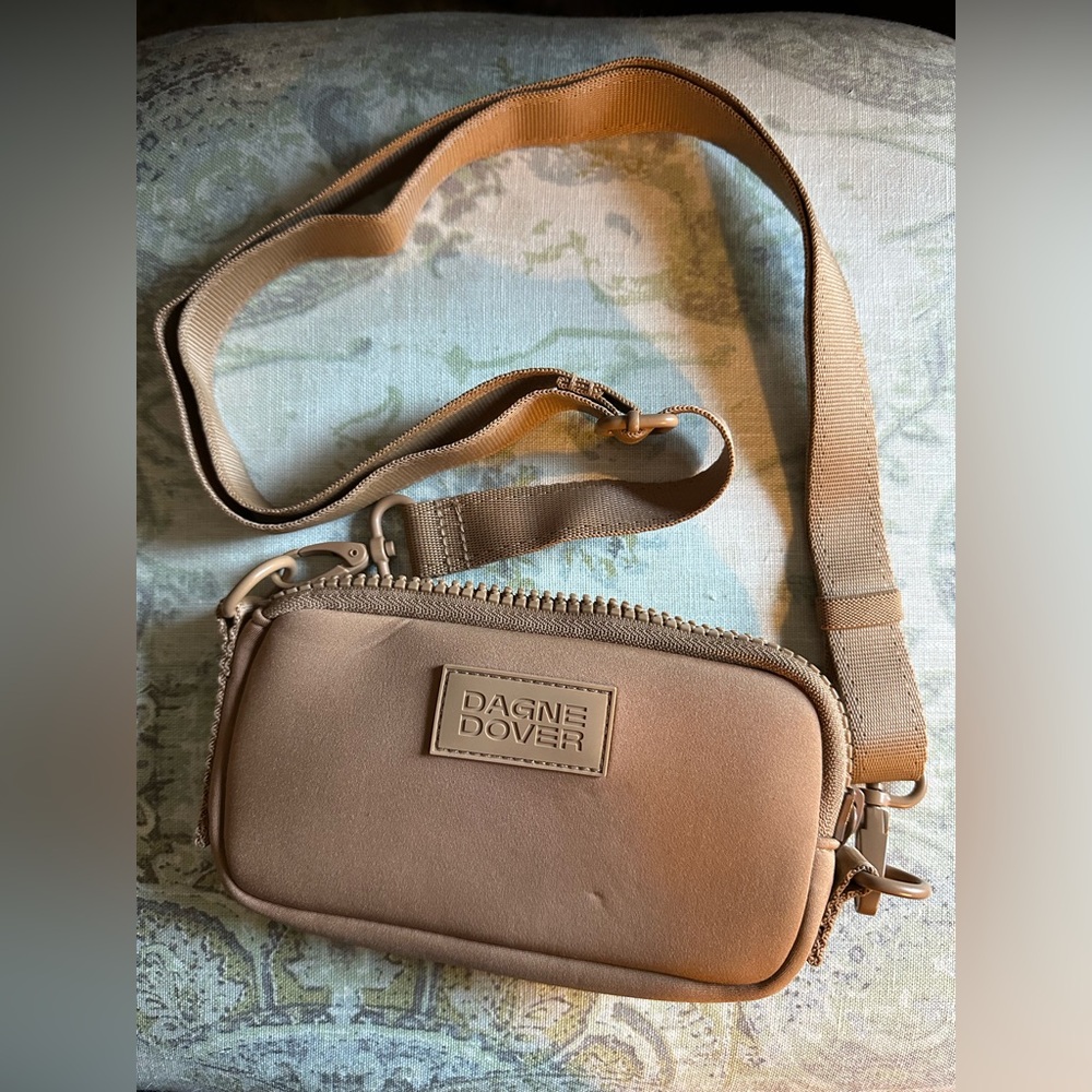 Dagne & Dover Mara Neoprene Phone Sling